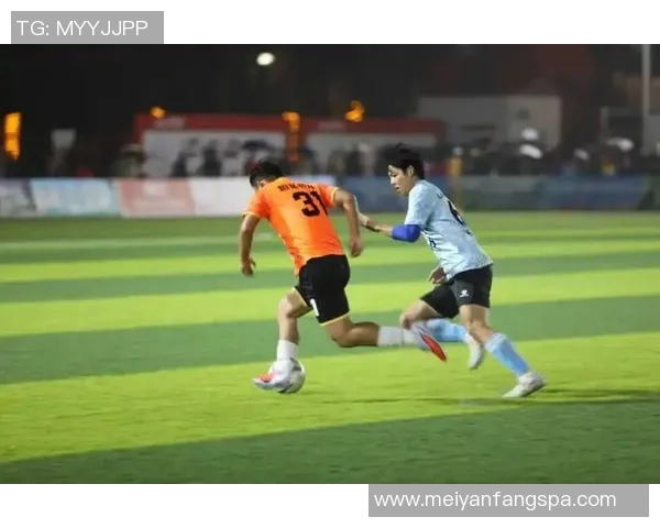 《追梦绿茵见证爱情与荣耀的足球之星》