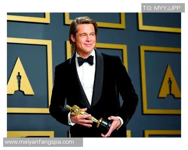 梳背头的足球球星们如何通过独特发型塑造个人魅力与赛场风采