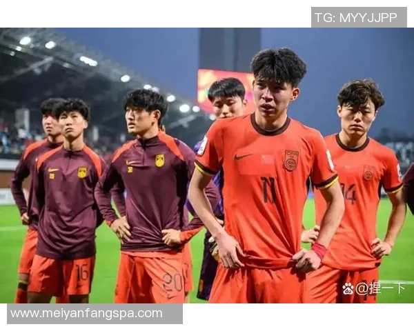 足球巨星大王崛起之路：从草根到世界巅峰的传奇之旅